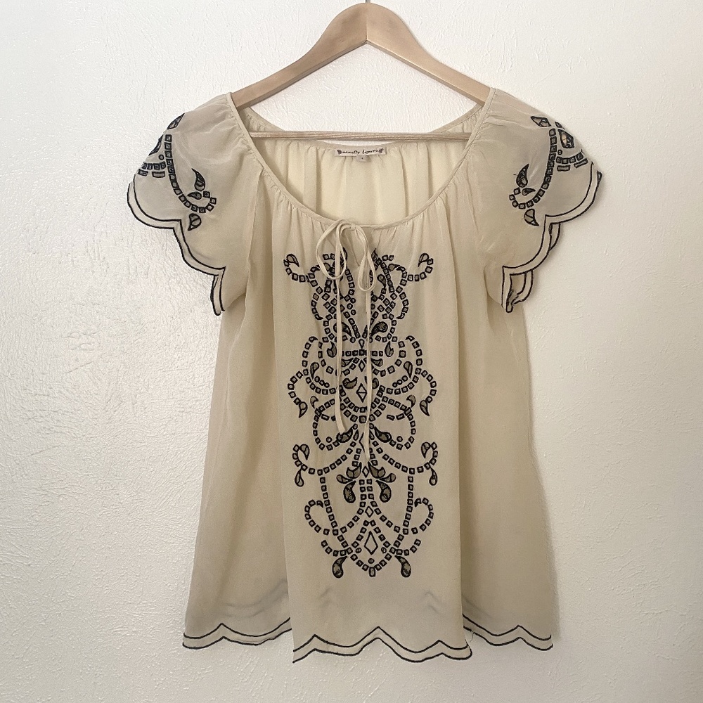 Nanette Lepore Flutter Sleeve Embroidered Cream Top - Size S / 4